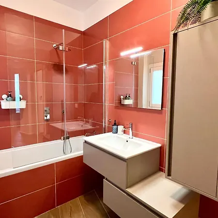 Moscova Luxe - Elegant With 2 Bathrooms Lägenhet