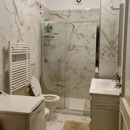 Moderno Bilocale Con Ampio Balcone *