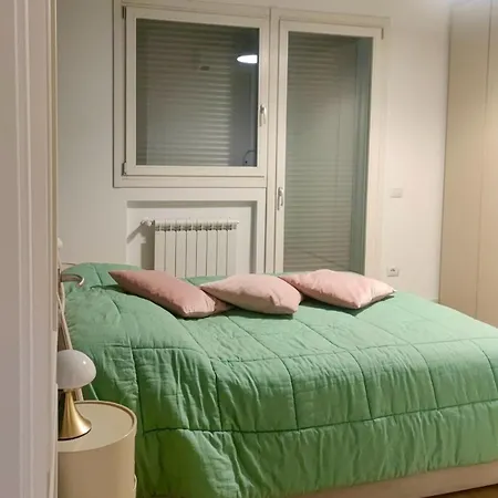 Moderno Bilocale Con Ampio Balcone