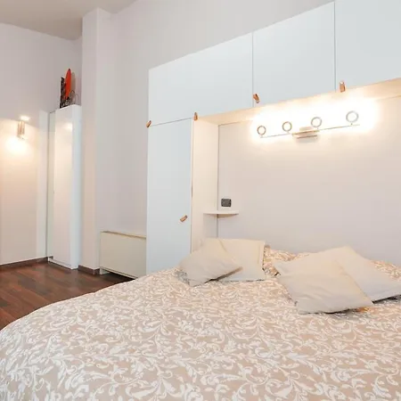 Сasa de vacaciones Oasis,loft Prada Bocconi, Ieo, Duomo *