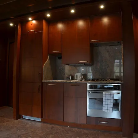 Mila Magenta ميلان