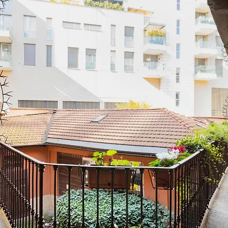 Easylife - Spacious On The First Floor In The Gae Aulenti Area Milan