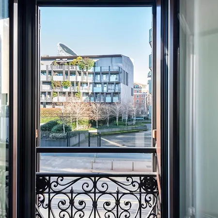 Easylife - Spacious On The First Floor In The Gae Aulenti Area