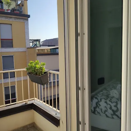 Apartamento Matthias - - Modern And Cozy Flat, Close To The Metro - 15 Min From Station, Close To San Raffaele Milán