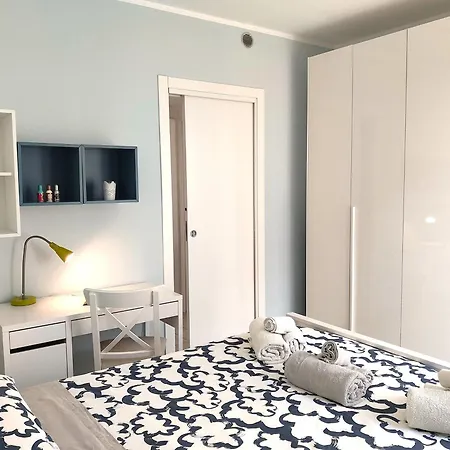 Matthias - - Modern And Cozy Flat, Close To The Metro - 15 Min From Station, Close To San Raffaele Milão