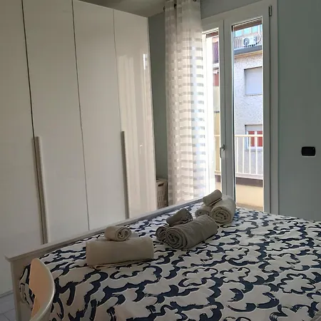 Matthias - - Modern And Cozy Flat, Close To The Metro - 15 Min From Station, Close To San Raffaele Apartament