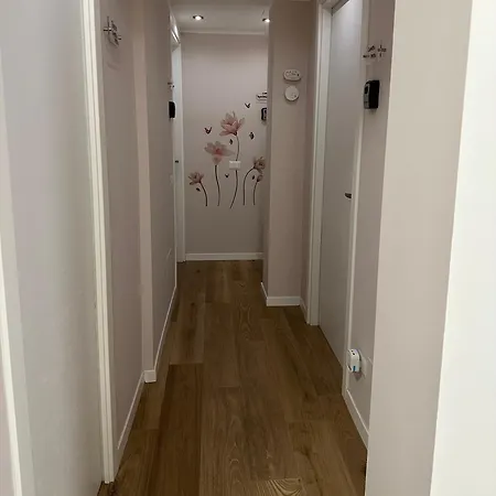 Konukevi Manzoni A 500 Mt Da San Siro 3*