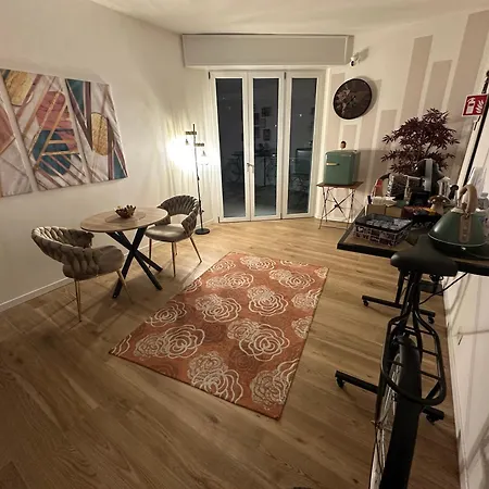 Frühstückspension Montenapoleone A 500 Mt Da San Siro Mailand