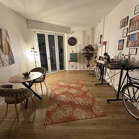 Bed & Breakfast Montenapoleone A 500 Mt Da San Siro Milan