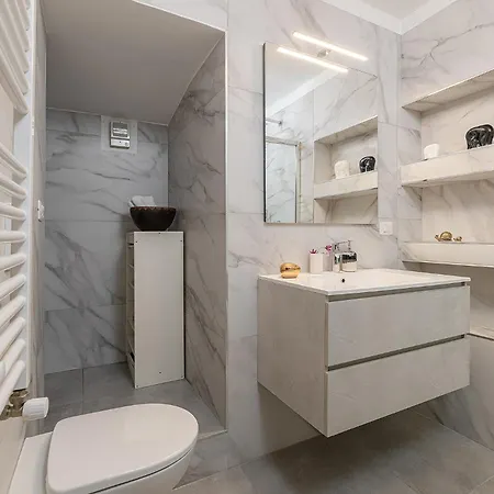 Ethnic-chic, A Due Passi Dal Duomo! * Milan