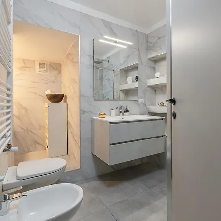 Daire Ethnic-chic, A Due Passi Dal Duomo! Milano