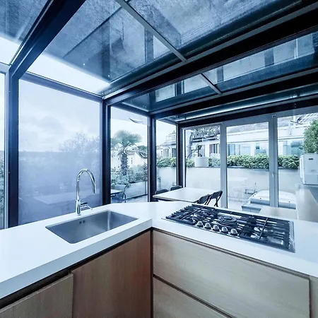 Garden Penthouse - Large & Trendy Flat, *