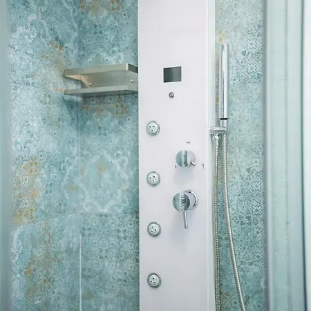 Comfort & Design Minutes Away From The Centre