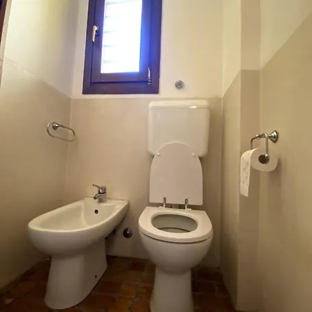 Adalbert House On 2 Levels