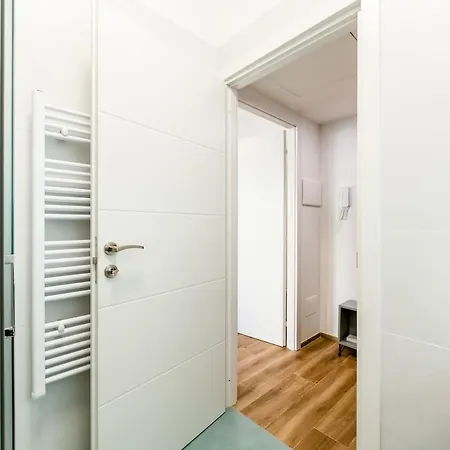 アパート Bright Elegant Flat With Balcony, Portello ミラノ