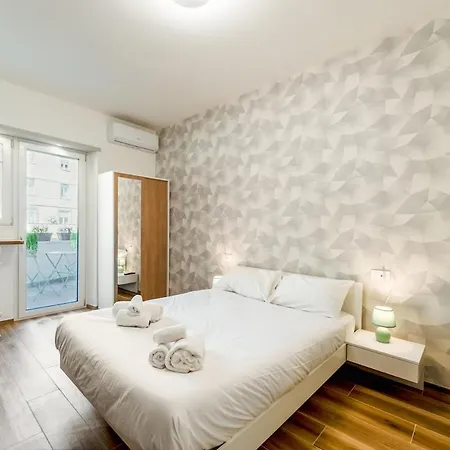 アパート Bright Elegant Flat With Balcony, Portello ミラノ