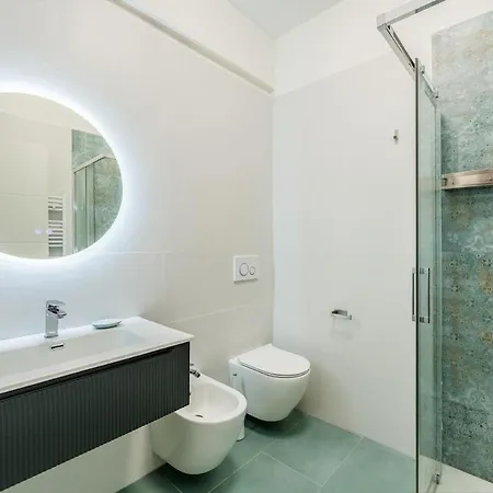 Bright Elegant Flat With Balcony, Portello *