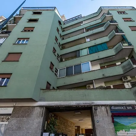 Bright Elegant Flat With Balcony, Portello *