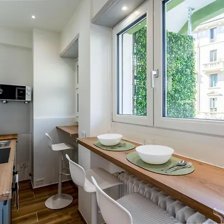 Apartament Bright Elegant Flat With Balcony, Portello