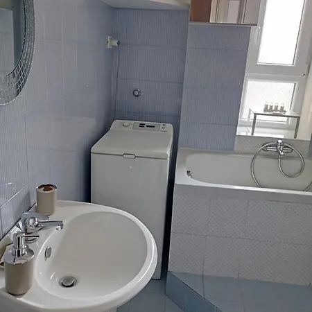 Flores Home, Vintage Style & Comfort Steps To Center, Navigli, Bocconi *