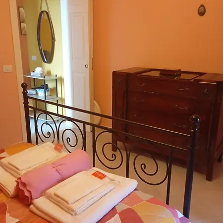 Apartament Flores Home, Boho Chic Style & Urban Comfort Navigli, Bocconi, Centro Mediolan
