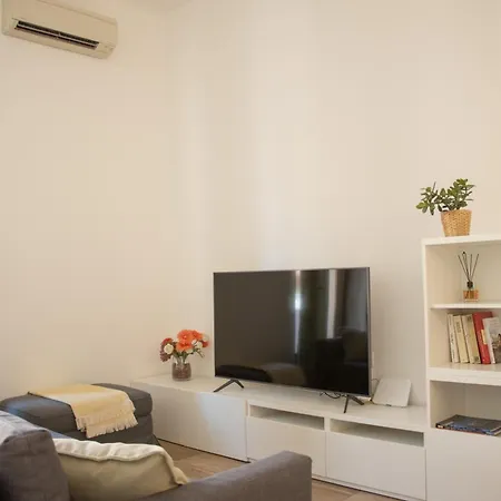 Spacious & Smart Design Mediolan