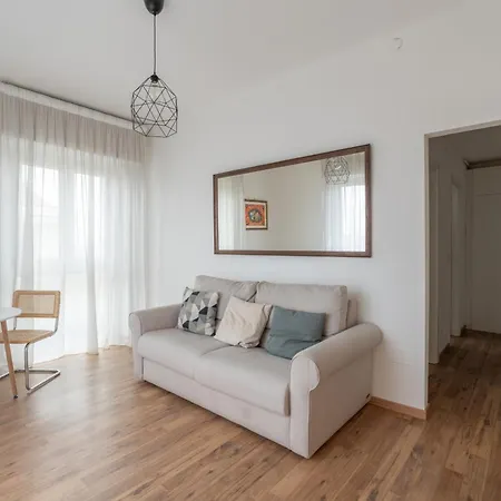 Apartament Panoramico A Porta Romana