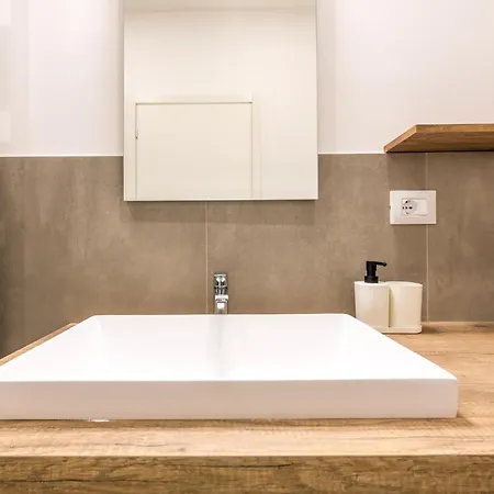 Guest Planet - Fondazione Prada's Two Appartement