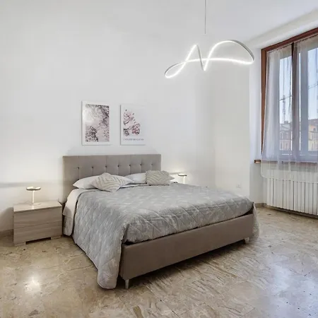 Apartment Argentina Milan