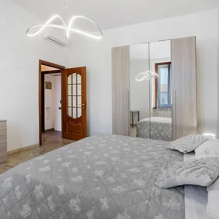 Apartment Argentina Milan