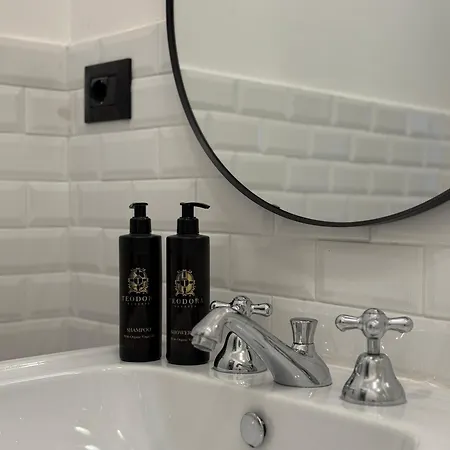 Comecasa Sforza Chic -10 Min Walk From Duomo شقة ميلان