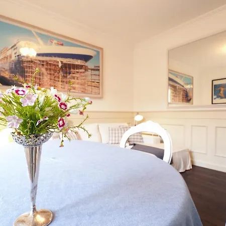 Refined And Bright One-bedroom Near Metro M4 - Dateo Apartment Milan