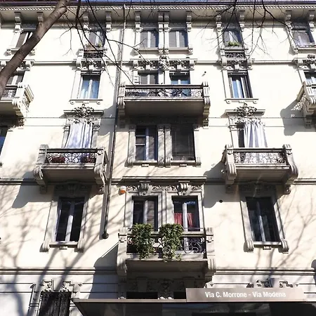 Refined And Bright One-bedroom Near Metro M4 - Dateo