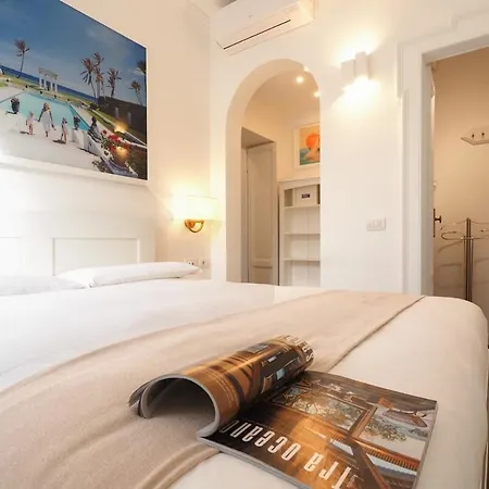 Refined And Bright One-bedroom Near Metro M4 - Dateo Apartment Milan