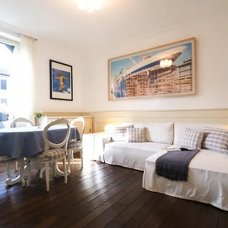 Refined And Bright One-bedroom Near Metro M4 - Dateo *