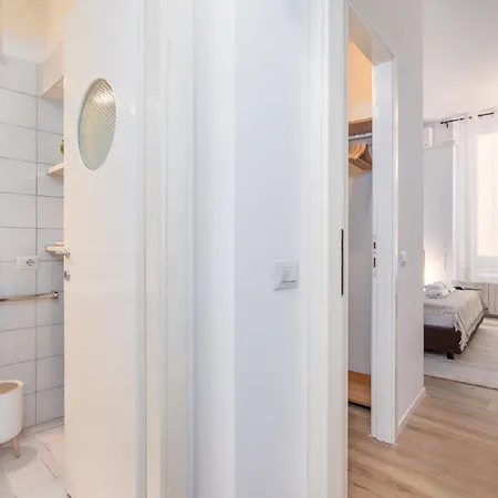 Elegant And Stylish Design In Brera Near The Metro Daire Milano