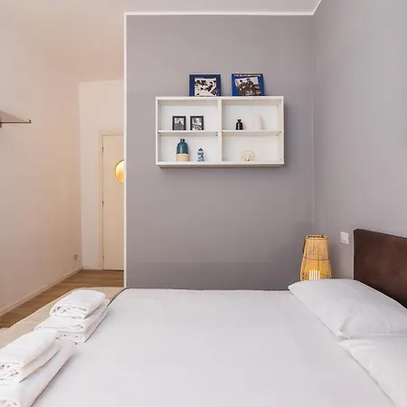Elegant And Stylish Design In Brera Near The Metro Daire Milano