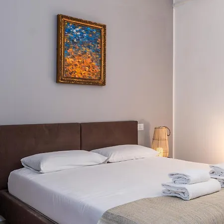 Elegant And Stylish Design In Brera Near The Metro Daire