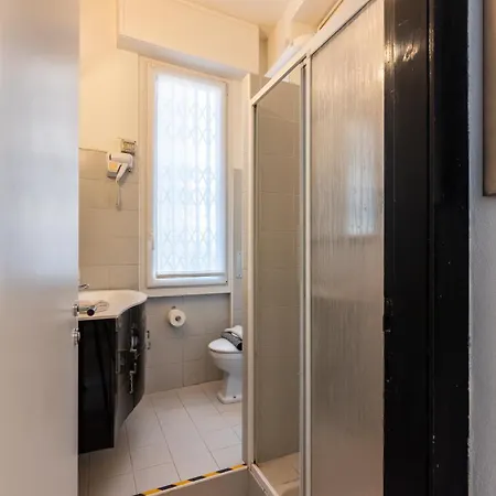 Ferienhaus Stylish 8-bed Near Duomo Ideal For Groups Families With Terrace Garden Parking *