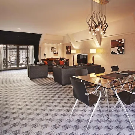 Hilton Hotel 4*