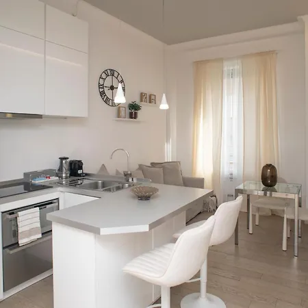 Maison B * ميلان