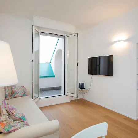 Exclusive Location, Cozy And Modern