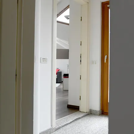 Apartment Rooftop Scalo Farini-3 Min From The Lancetti Metro *