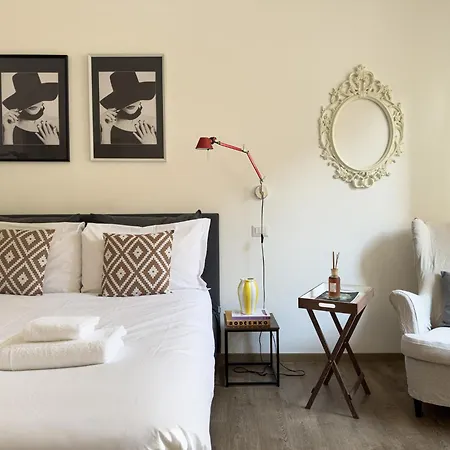 The Boutique - In The Heart Of Via Paolo Sarpi * Milan