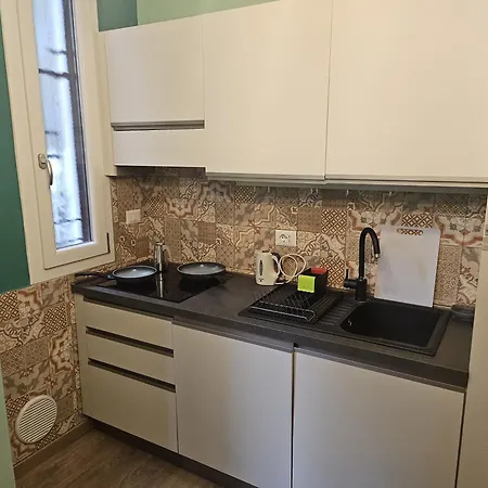 Comfortable Flat Inside Isola And Garibaldi District *