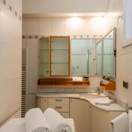 Lecco, 20 - In The Heart Of The Rainbow District Apartmán *