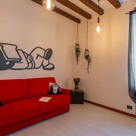 Lecco, 20 - In The Heart Of The Rainbow District Milano