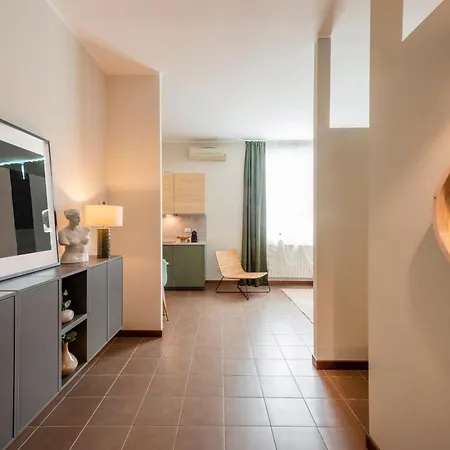 Bazzi, 49 - Bocconi Appartement