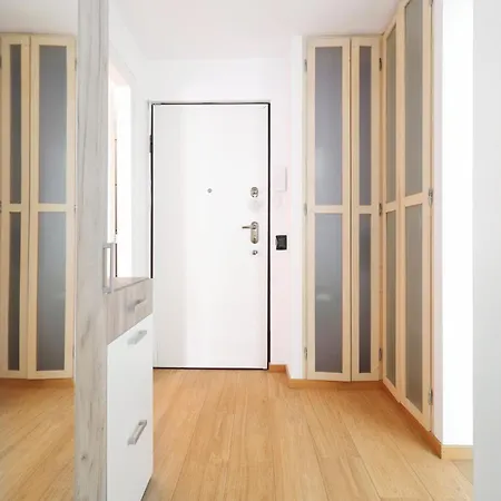 Sunny Hideaway アパート