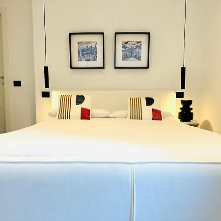 Comecasa Sforza Chic -10 Min Walk From Duomo Apartment